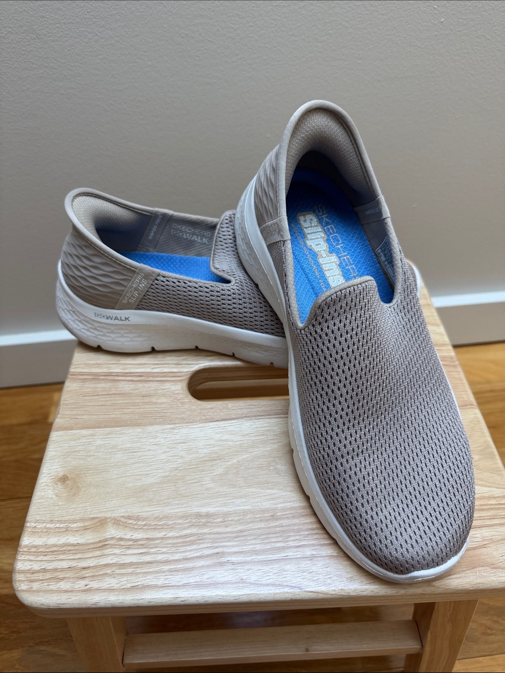 Skechers Slip-In Sneakers - Picture 2 of 9
